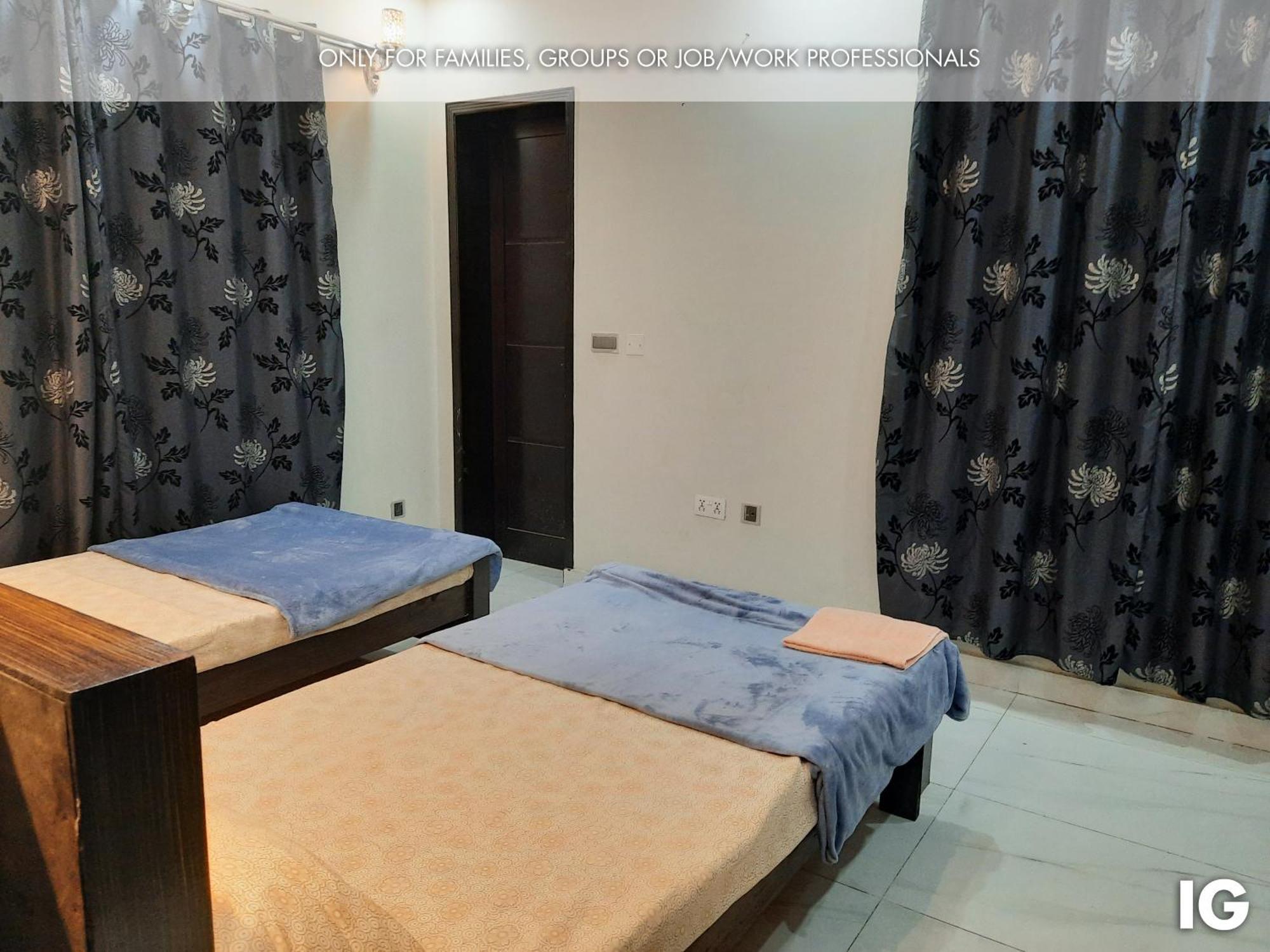 3 Bedroom Furnished Holiday Home Near Valencia Town, Lake City & Ring Road Лахор Екстериор снимка