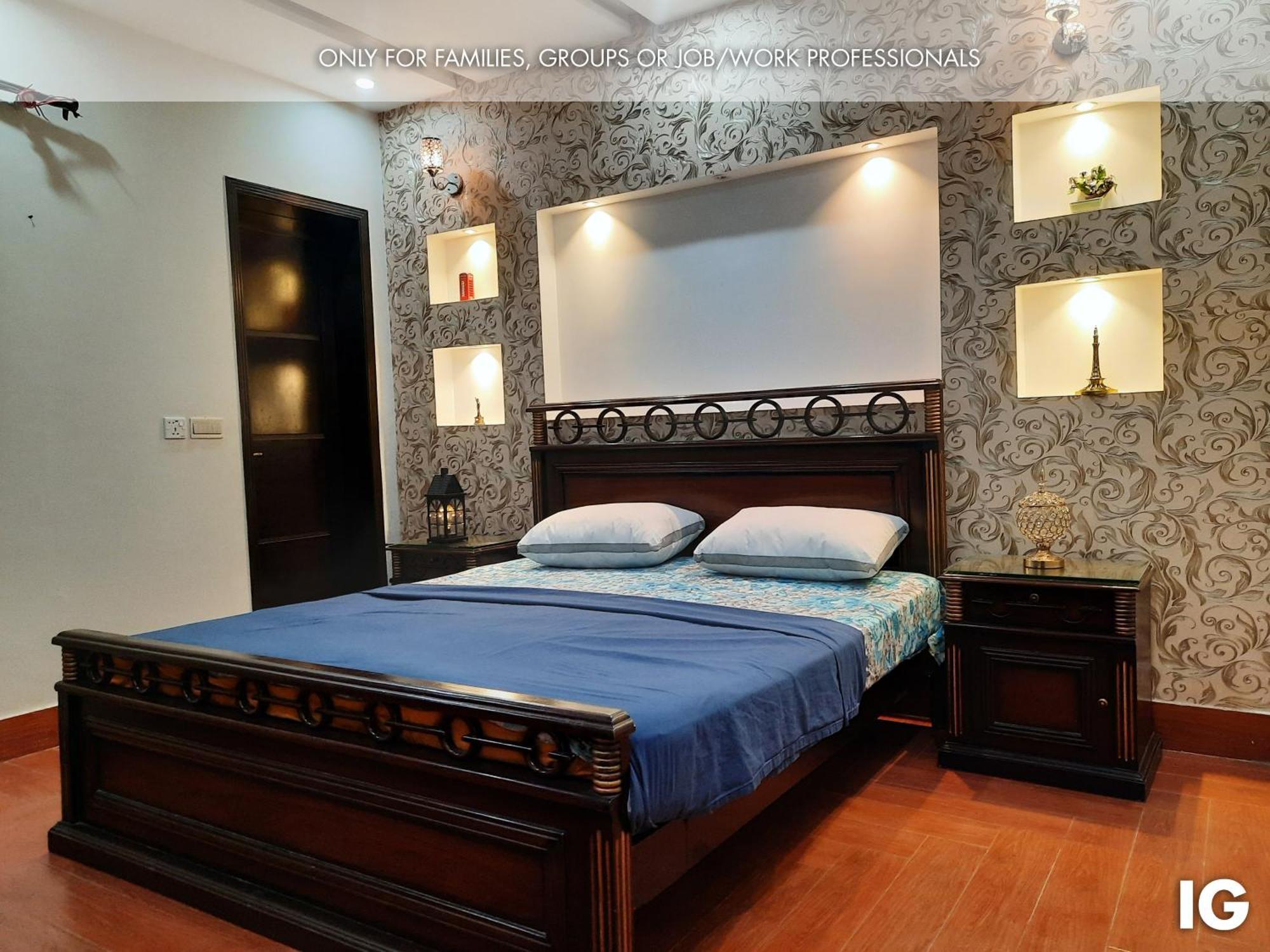 3 Bedroom Furnished Holiday Home Near Valencia Town, Lake City & Ring Road Лахор Екстериор снимка